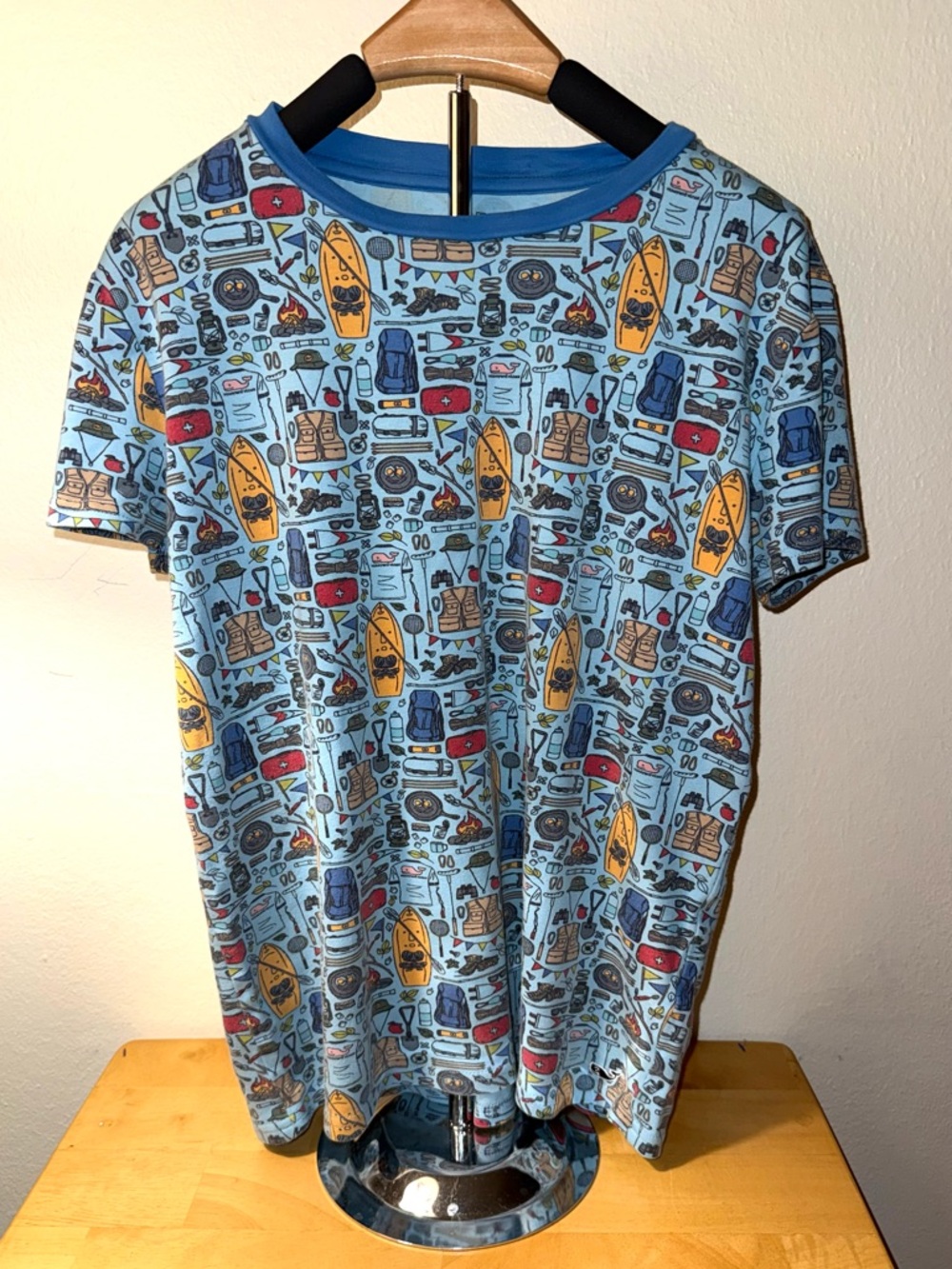 Vineyard Vines camping print pajama tee, size 16